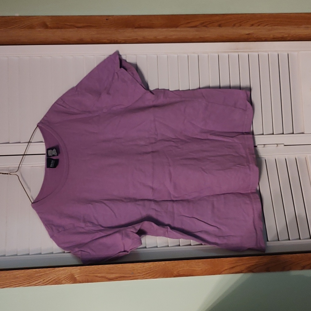Basic Editions top - Picture 1 of 3
